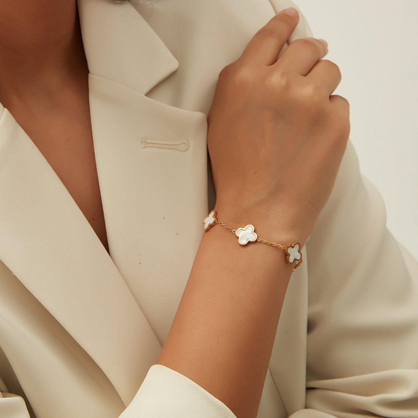 Luxury Clover Charm Jewelry Set.