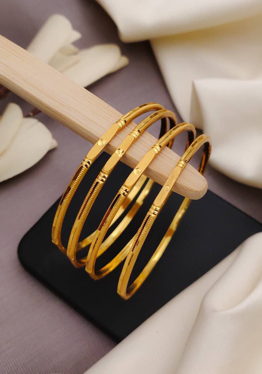 Zyana Sleek Gold Bangles