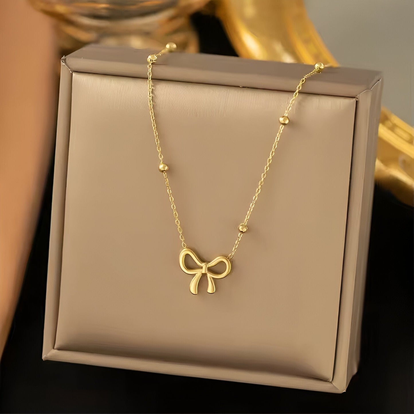 Elegant Gold Bowknot Beaded Necklace