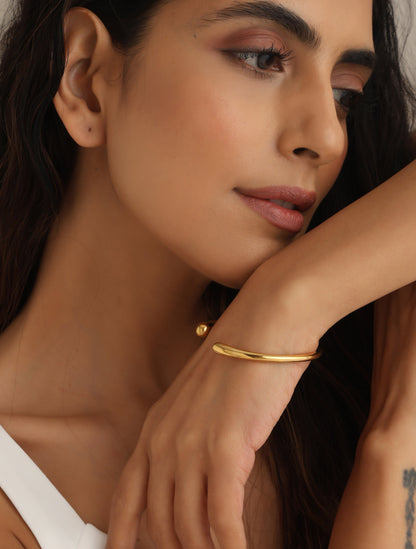 Statement Open Kada Bangle