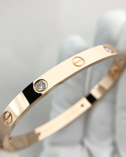 Bracelet.