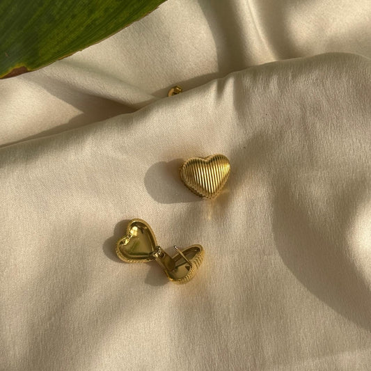 Ribbed Heart Earrings