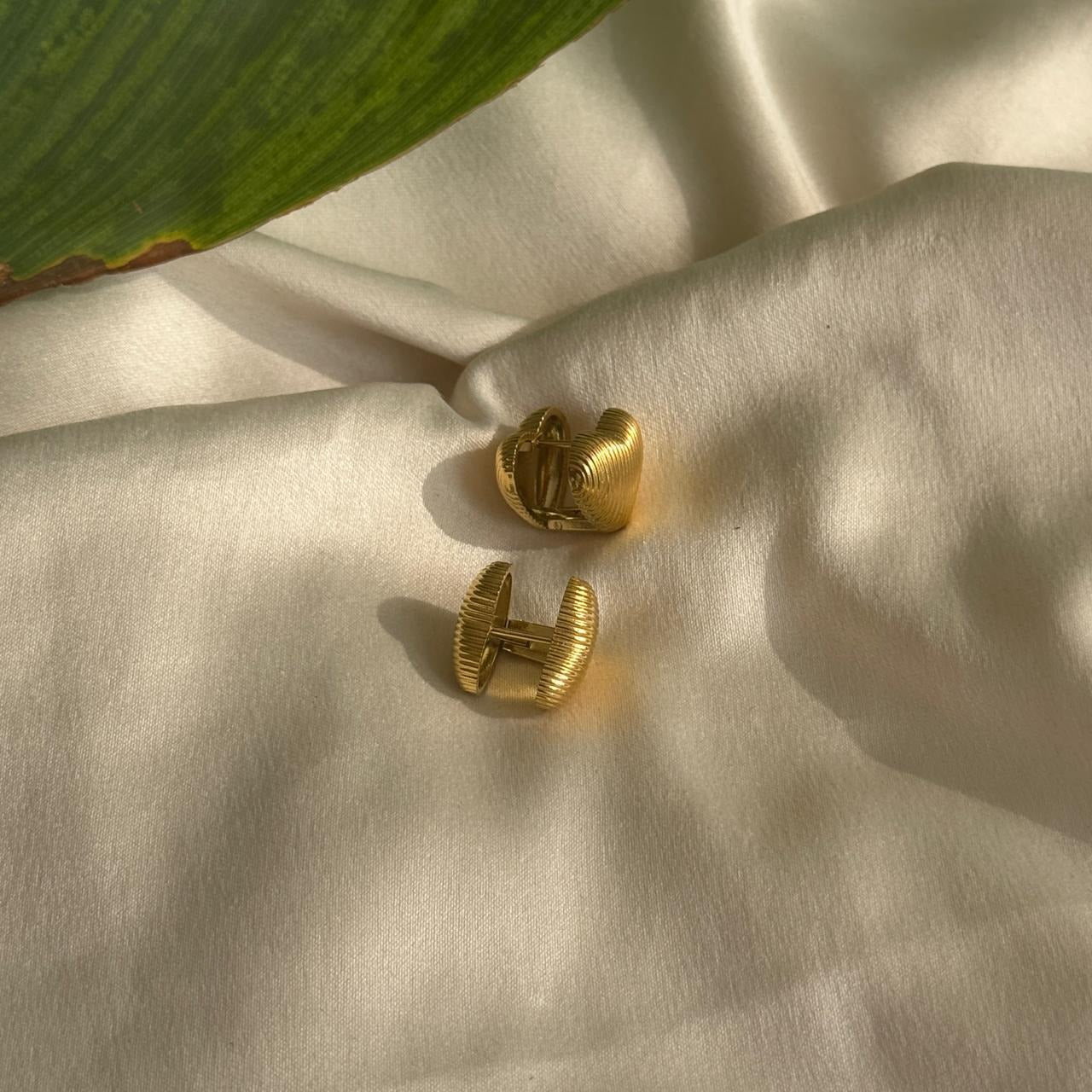 Ribbed Heart Earrings