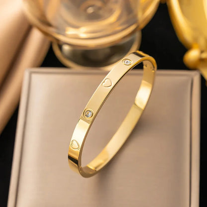 Romantic Bracelet with Heart Detailing