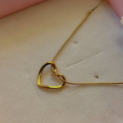 Amour Twisted Heart Gold Necklace