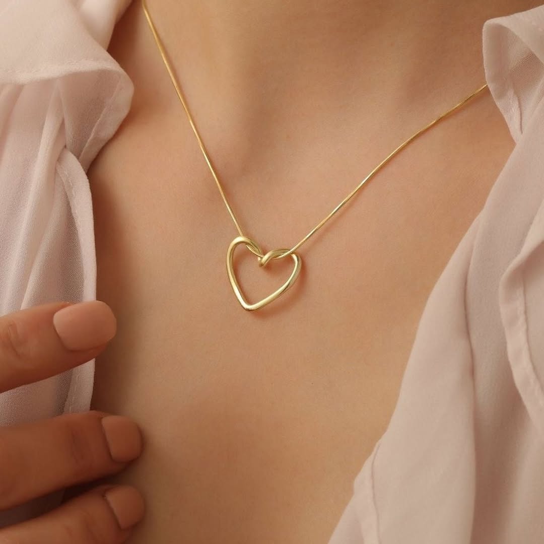 Amour Twisted Heart Gold Necklace