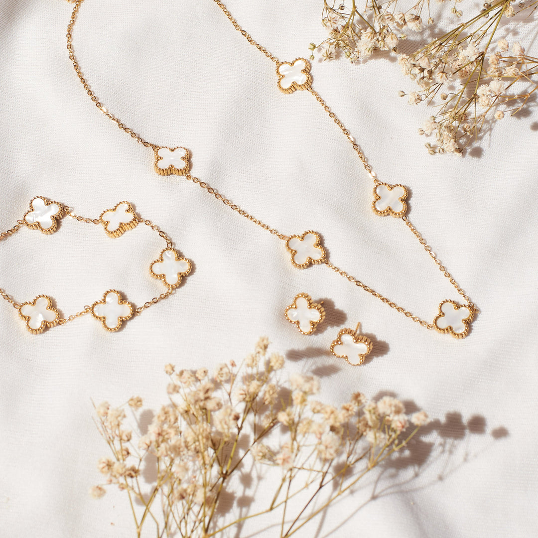 Luxury Clover Charm Jewelry Set.