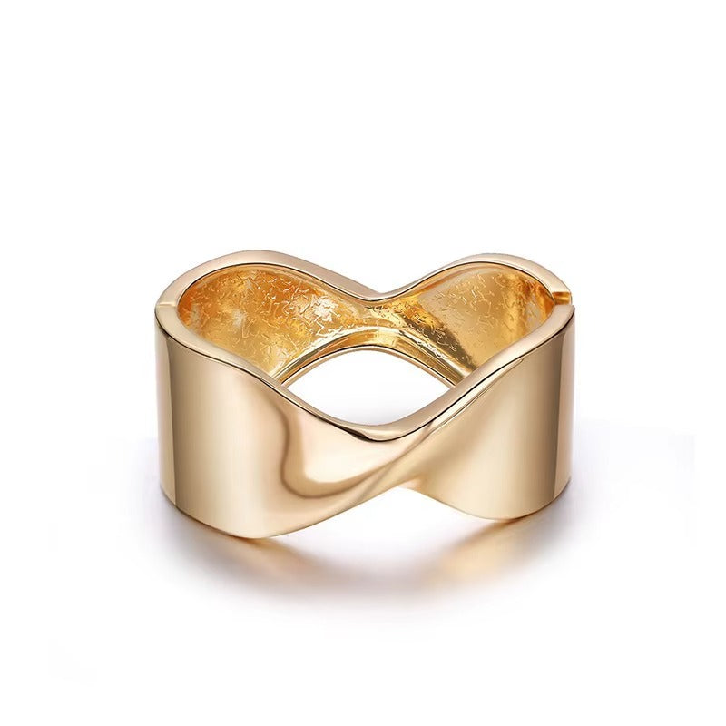 Eterna Twist Gold Bracelet