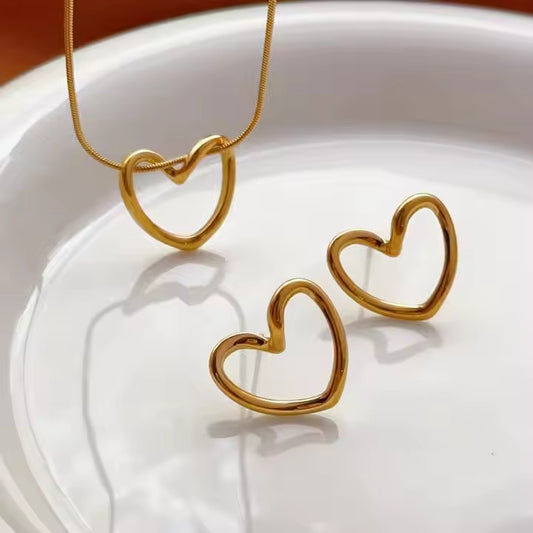 Golden Heart Jewelry Set (Necklace & Earrings)