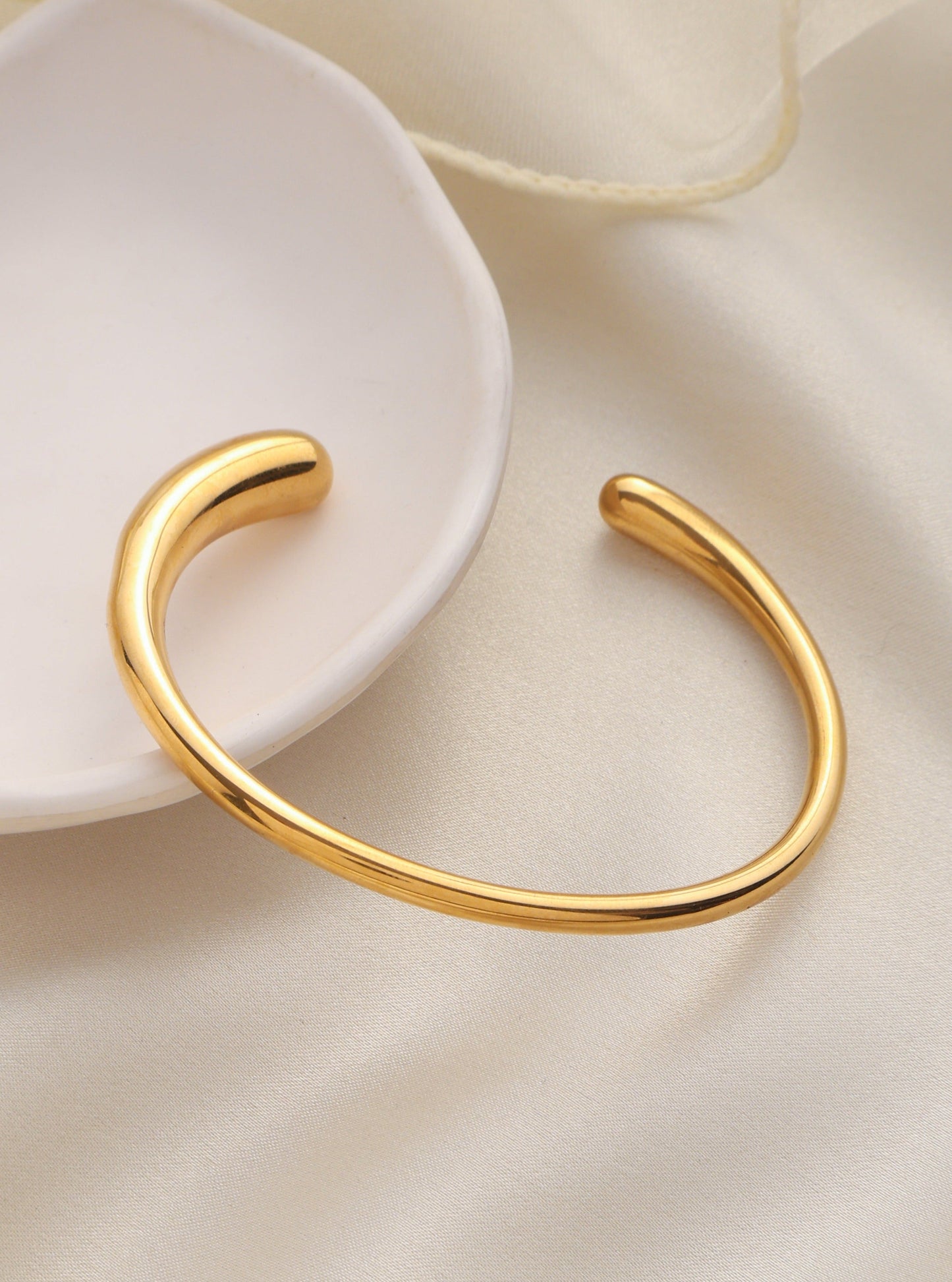 Statement Open Kada Bangle